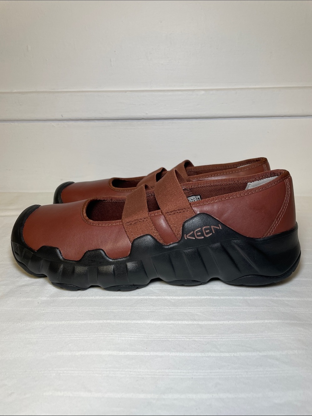 KEEN Women's Hyperport Mary Jane shoes in cappuccino/black colorway size 9